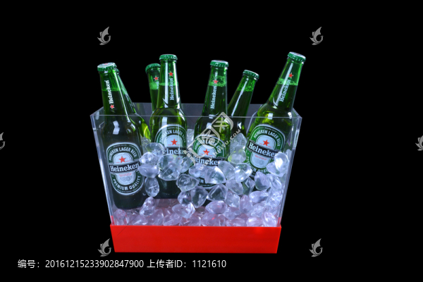 冰鎮(zhèn)啤酒