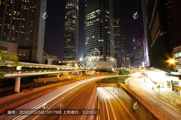 通過(guò)對(duì)香港市區(qū)的交通在晚上