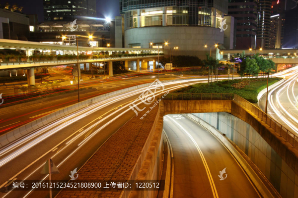 通過對香港市區(qū)的交通在晚上