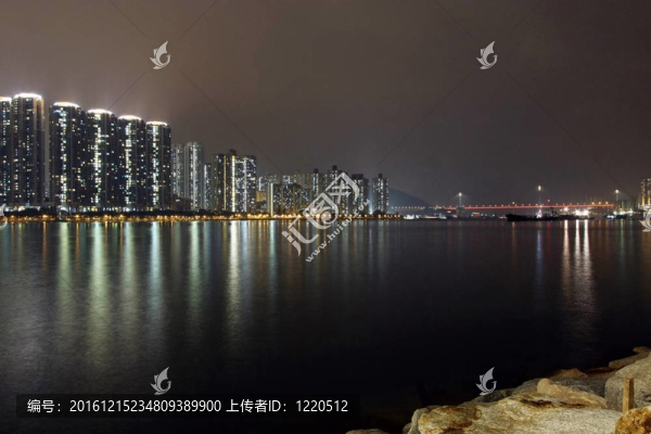 香港的公寓樓在晚上