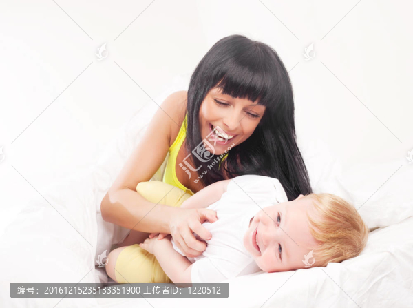 母親和嬰兒