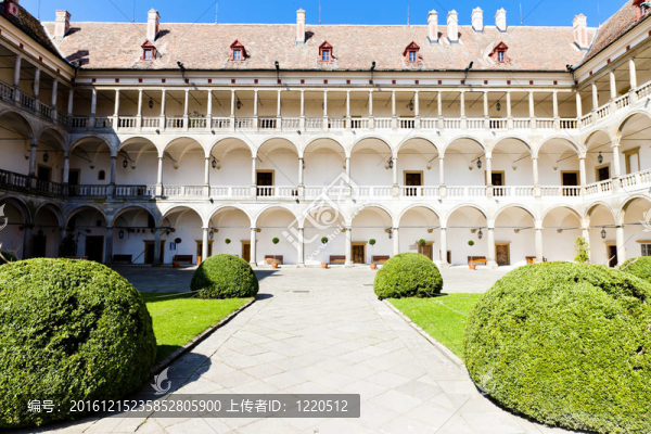 奧波克諾宮；捷克共和國