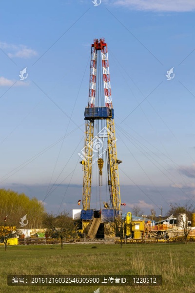 森林邊緣鉆機(jī)；研究站。