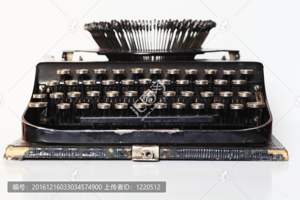 古老的手提式打字機(jī)