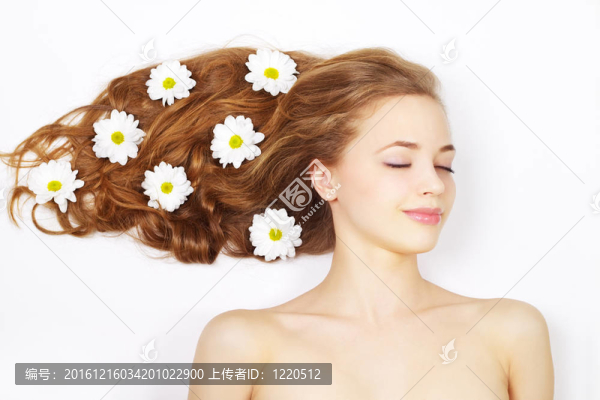 美麗的女孩頭發(fā)花