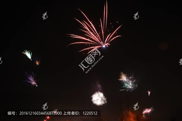 五彩繽紛的煙花