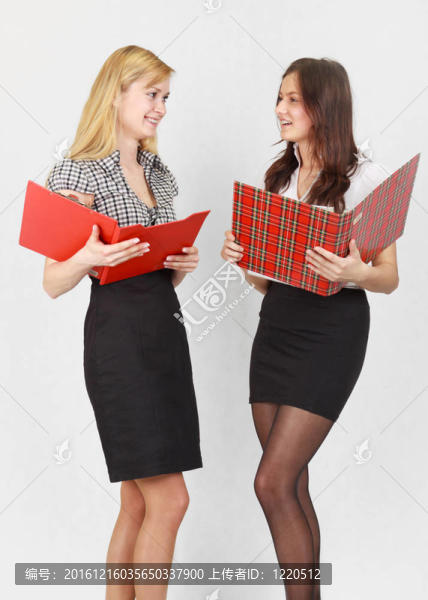 兩個女孩