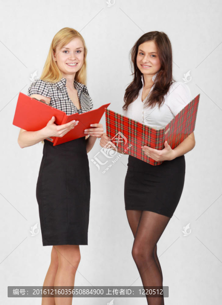 兩個女孩