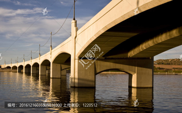 坦佩磨大道橋