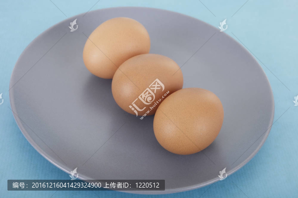 三個雞蛋
