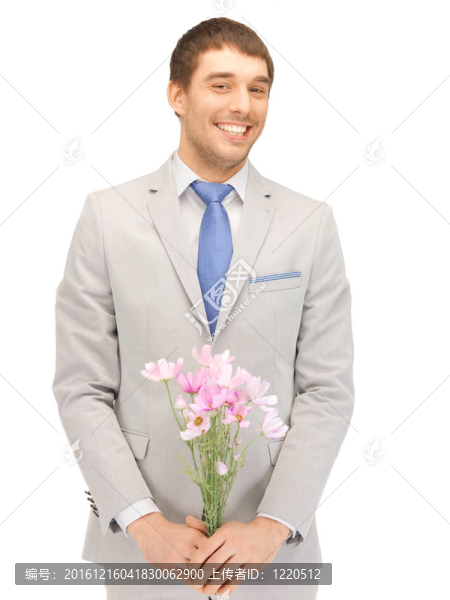 帶著鮮花的英俊男子