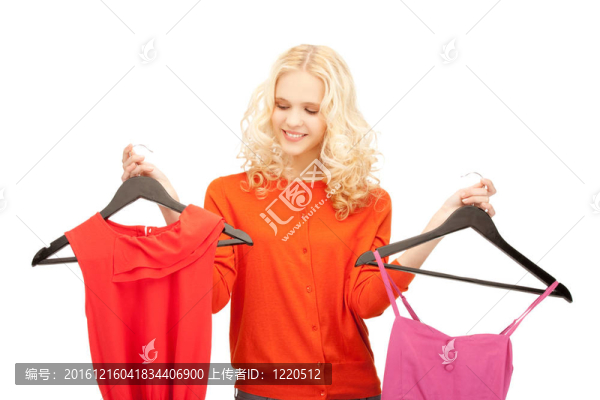 漂亮的少女穿著衣服