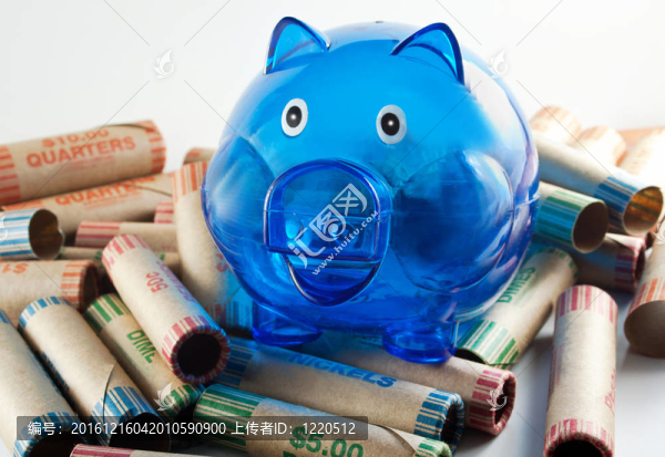 藍(lán)色的儲(chǔ)蓄罐硬幣包裝紙