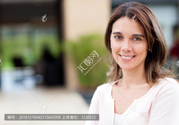 隨便的女人微笑