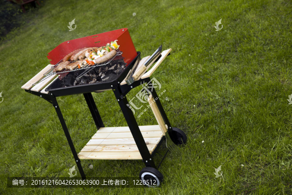 燒烤肉在火焰！