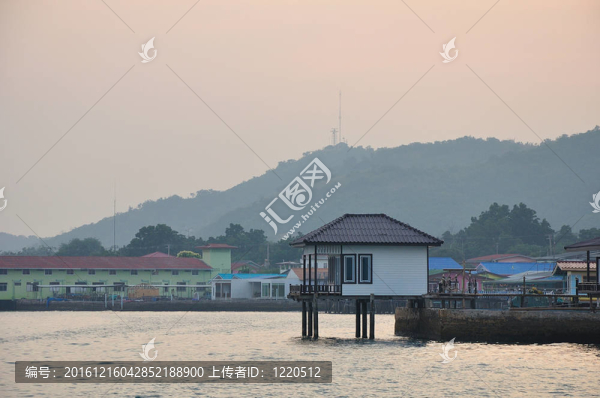 在瑯島-泰國(guó)海的小屋