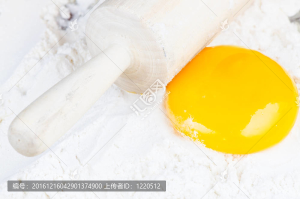 壓面團粉和蛋黃