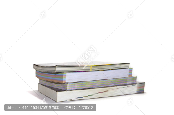 一堆白色背景下的書籍
