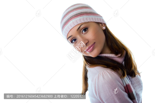 一個(gè)穿著暖和的針織衣服的漂亮女孩