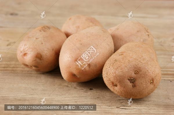 一堆土豆
