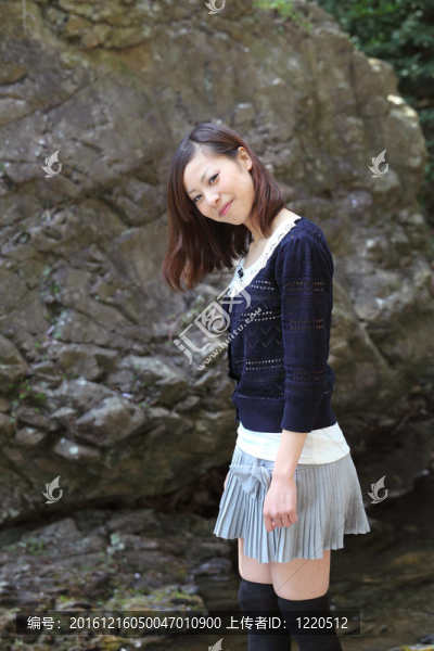 年輕的亞洲女性
