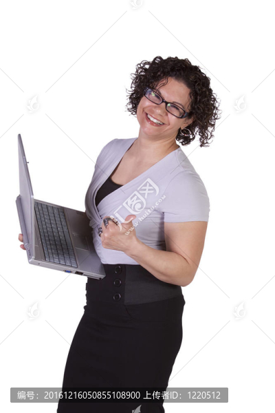 漂亮的女孩拿著筆記本電腦