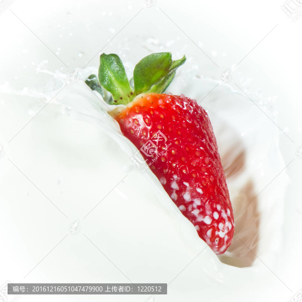 草莓濺奶