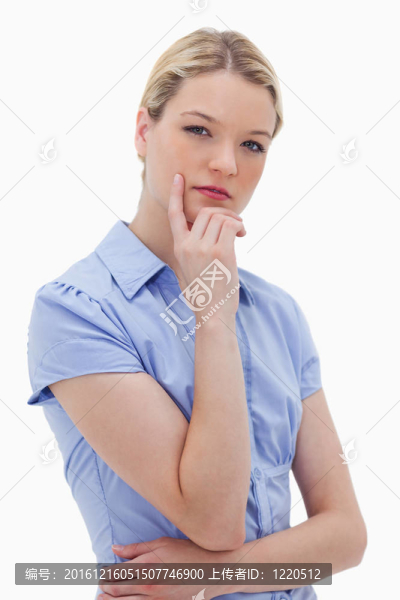 思考女人站