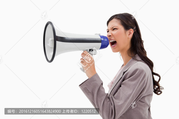 憤怒的商人在通過(guò)擴(kuò)音器側(cè)視圖