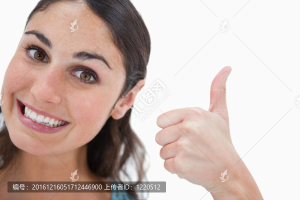 拇指上的女人