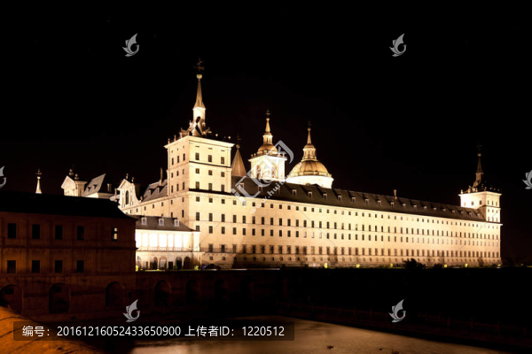 圣洛倫佐埃斯科里亞爾修道院；西班牙的夜晚