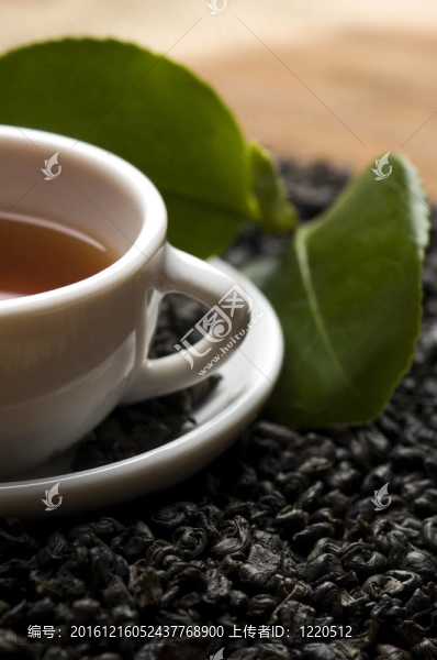 一杯加新鮮綠茶葉