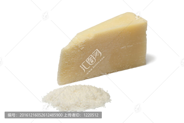 部分和磨碎的巴馬干酪