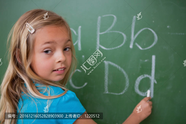 可愛(ài)的女生寫(xiě)信