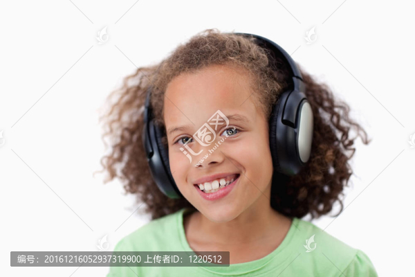 快樂女孩聽音樂