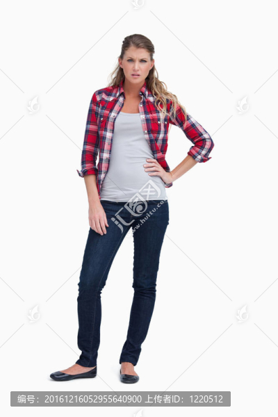 一個(gè)生氣的女人站起來(lái)的畫(huà)像