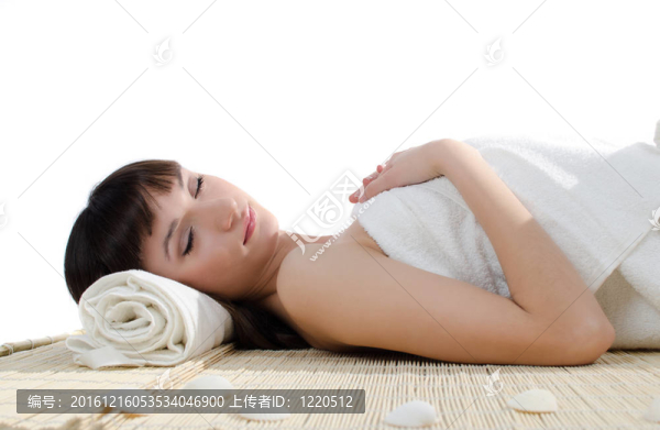 睡在溫泉