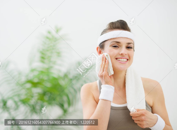 健身健美女子毛巾后鍛煉