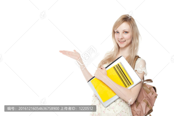 年輕微笑的女學(xué)生