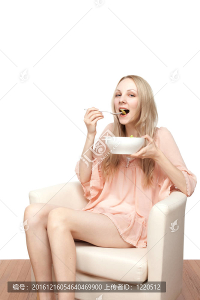 美麗健康的女人沙拉