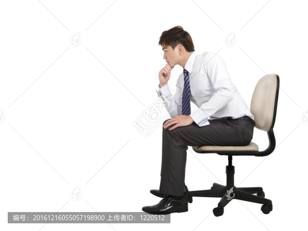 商人在辦公椅上思考和坐著