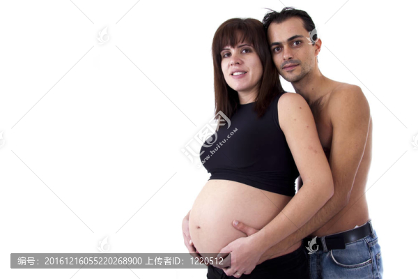 丈夫捂著肚子