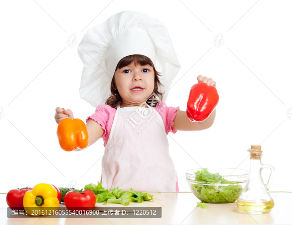 可愛(ài)的女孩準(zhǔn)備健康食品