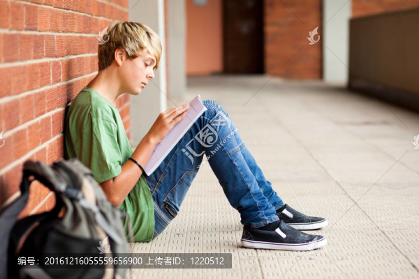 青少年高中生閱讀本