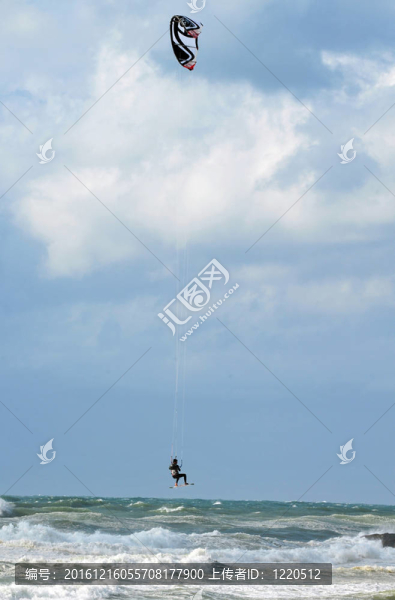 海上運(yùn)動，風(fēng)箏沖浪