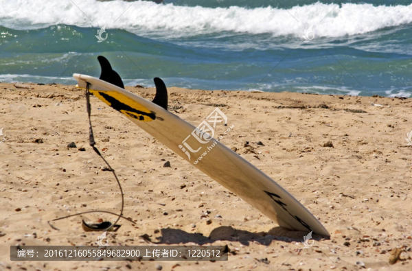 海浪沖浪