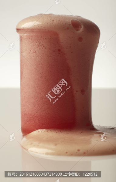 起泡的水