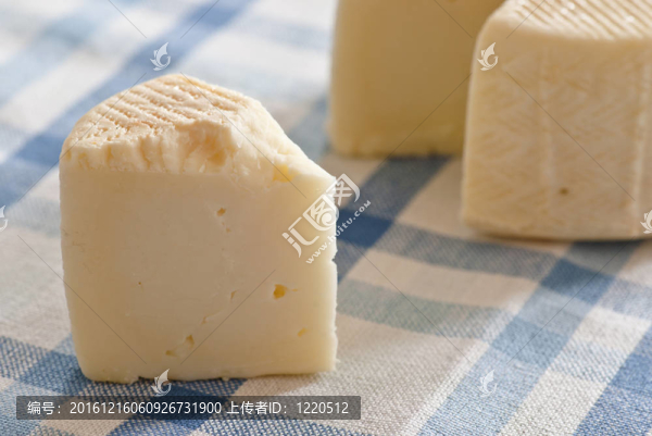 在鄉(xiāng)村的布畫工匠奶酪