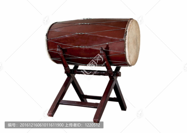 白色背景下的古鼓