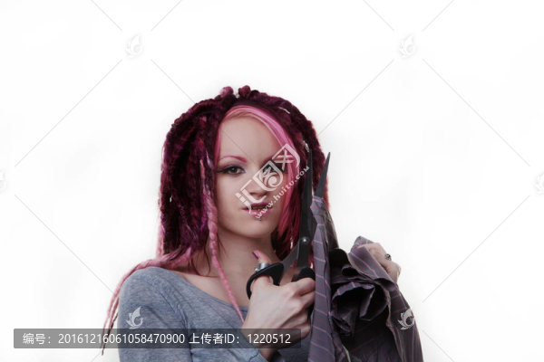 用長發(fā)綹頭發(fā)的女人肖像